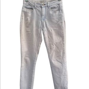 Forever 21 light Wash skinny 27